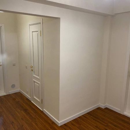 Appartement Avec 2 Chambres En Centre Ville คีชีเนา ภายนอก รูปภาพ