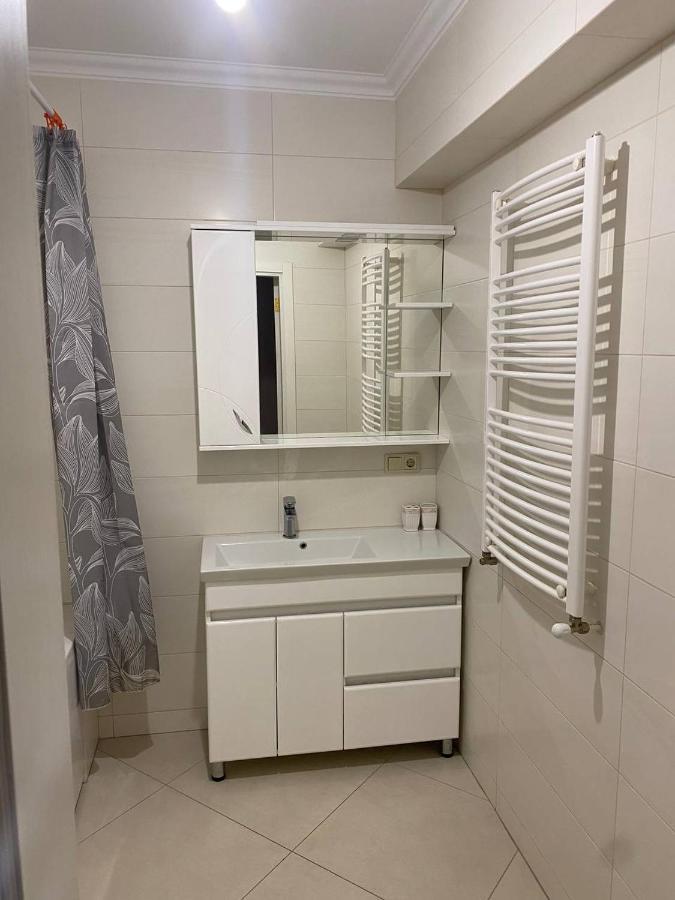 Appartement Avec 2 Chambres En Centre Ville คีชีเนา ภายนอก รูปภาพ